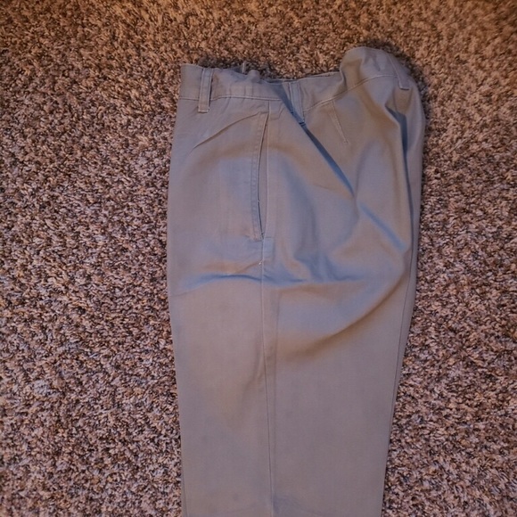 Boy's Old Navy shorts 

Color gray 

Size 14 - Picture 4 of 5